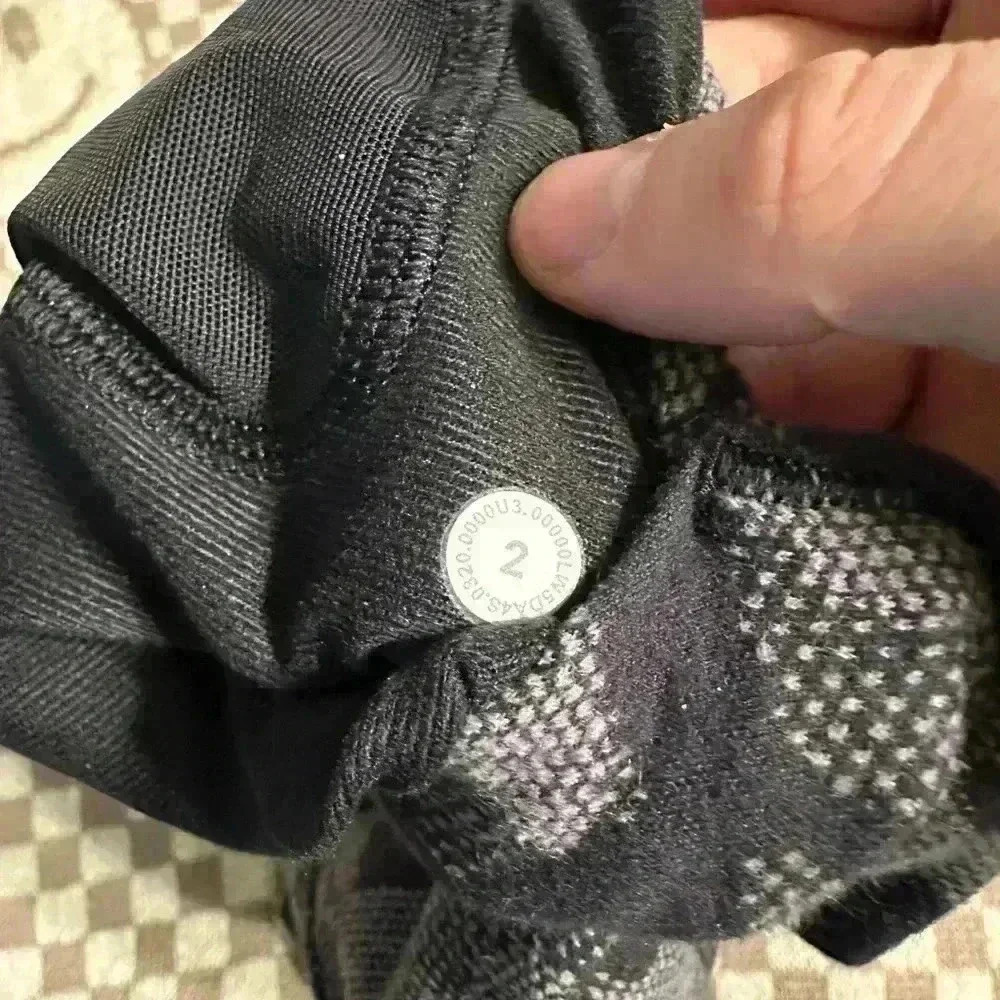 Lululemon camo joggers size 2 - Picture 6 of 6